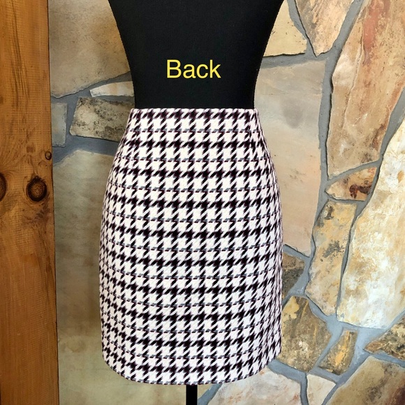 WHBM Wool Blend Lined Pencil Skirt (4) - Picture 4 of 16
